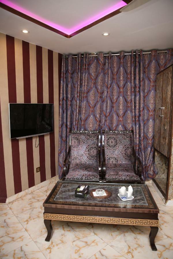 Premier Inn Gulberg Lahore Exterior foto
